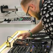 Oczy DJ,a – zbiórka na pompę insulinową dla Adriana